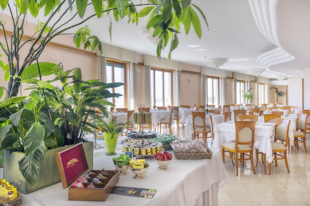 Astura Palace Hotel Неттуно Екстер'єр фото