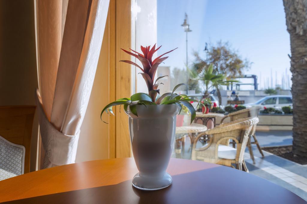 Astura Palace Hotel Неттуно Екстер'єр фото