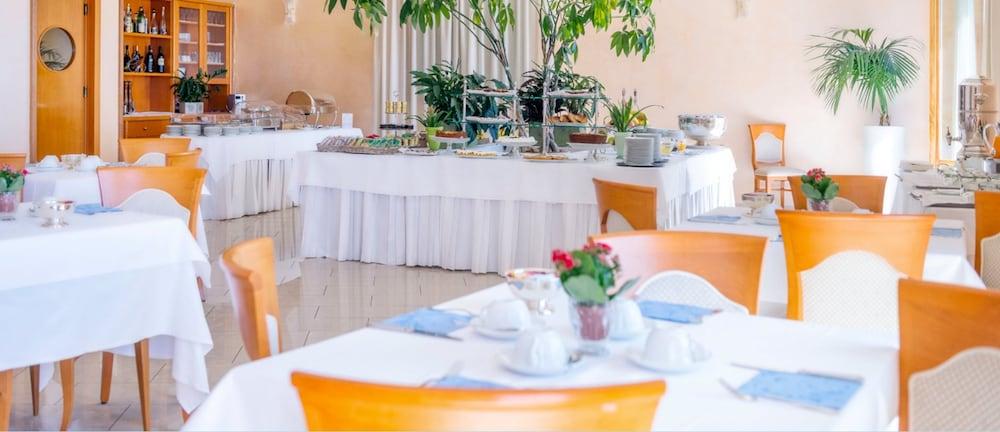 Astura Palace Hotel Неттуно Екстер'єр фото