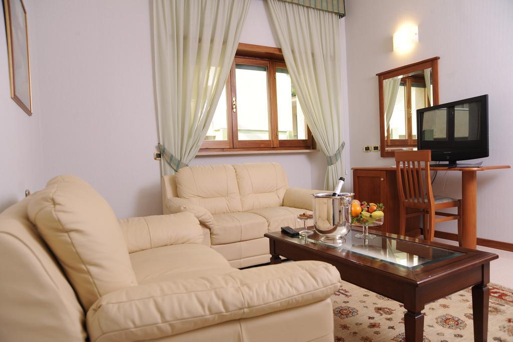 Astura Palace Hotel Неттуно Екстер'єр фото