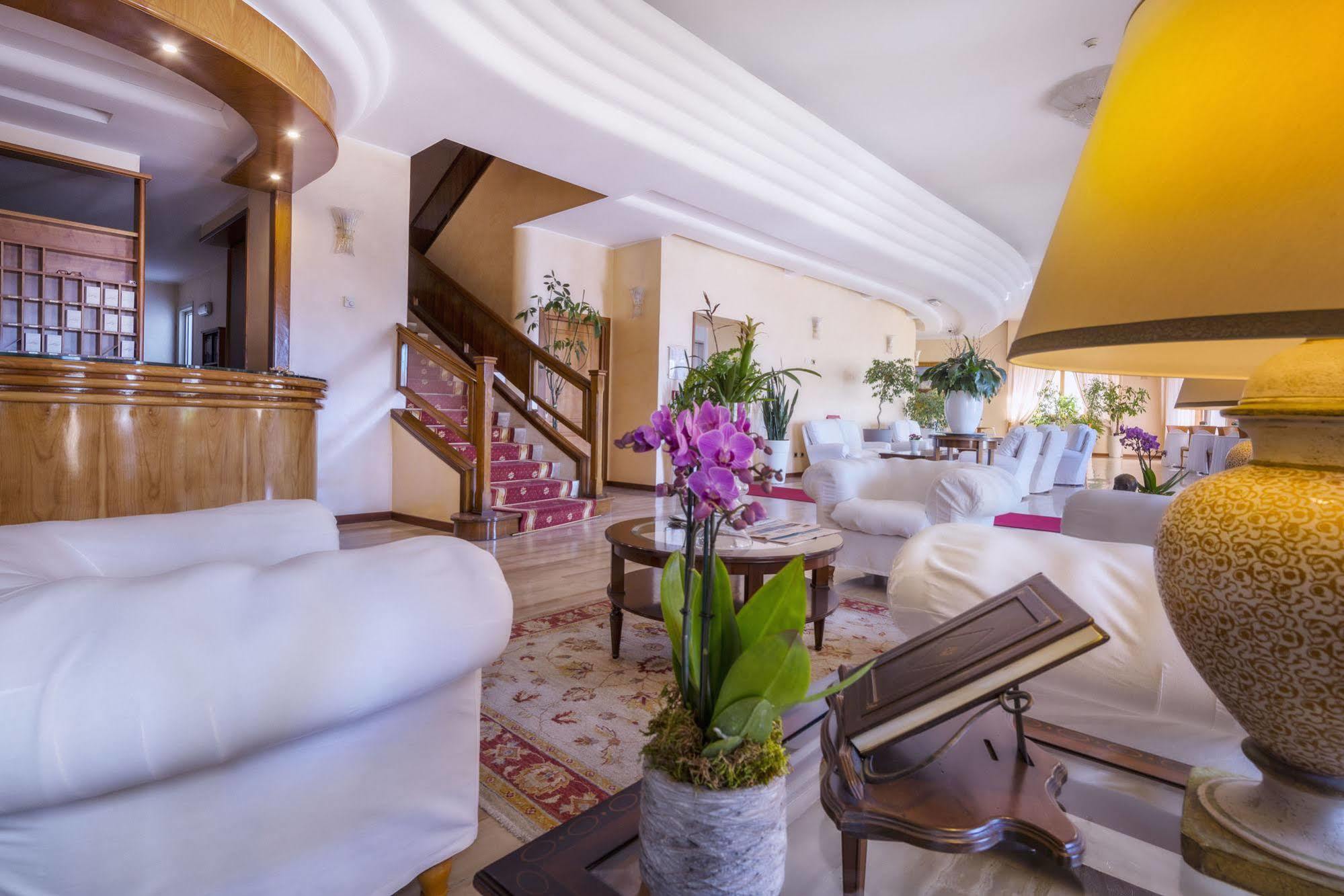 Astura Palace Hotel Неттуно Екстер'єр фото