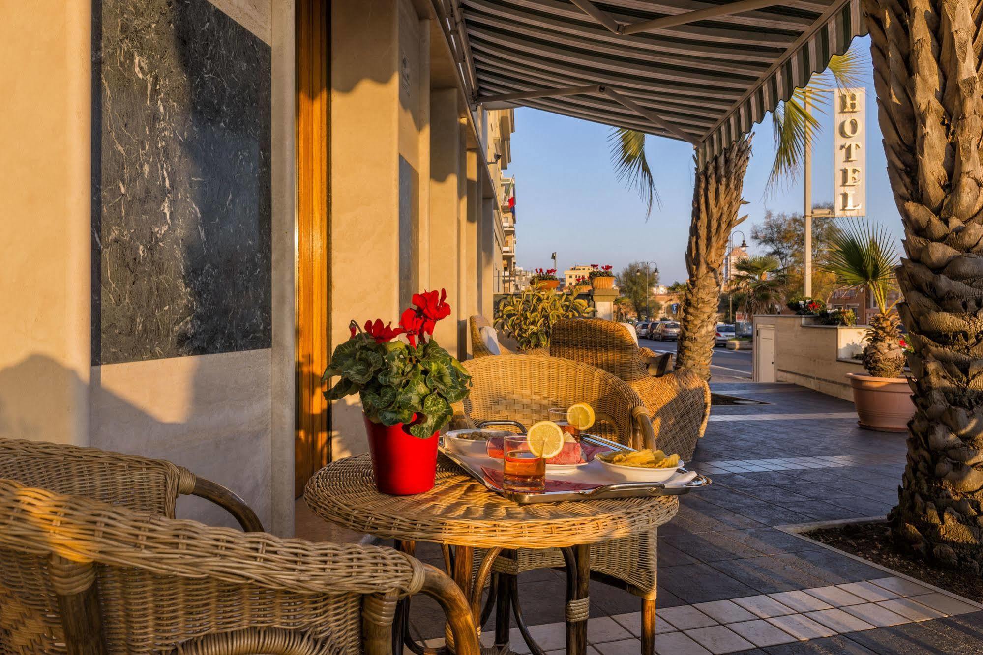 Astura Palace Hotel Неттуно Екстер'єр фото